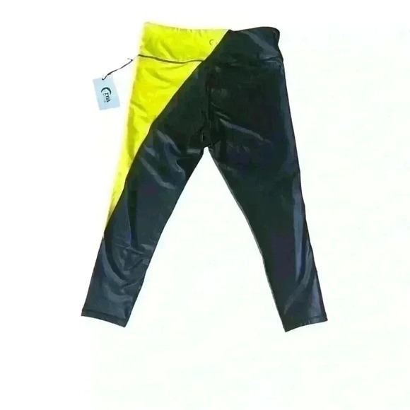 ZYIA Neon Yellow Metallic Light‎ n Tight Hi-Rise 7/8 NWT Size 16-18 - Picture 1 of 6